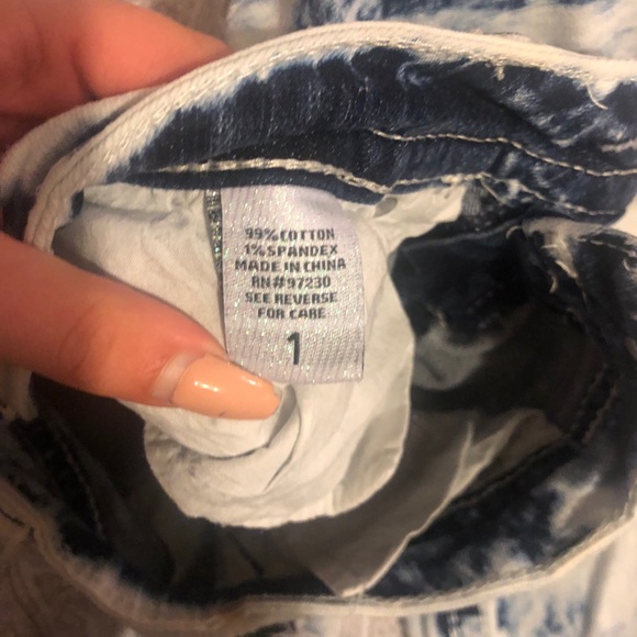 distressed skinny jeans - Picture 2 of 2